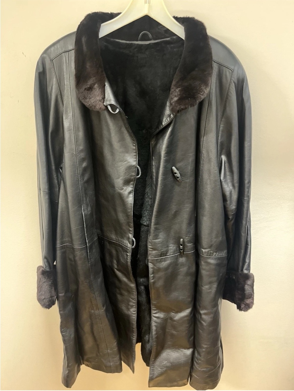 Alaskan contour real rabbit and real leather fur vintage (one owner)